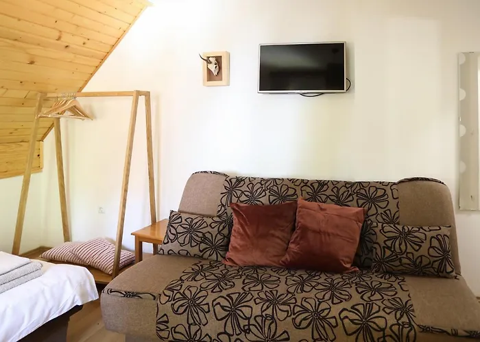 سبورت هاوس نوفاكوفيتش شقة ياهورينا